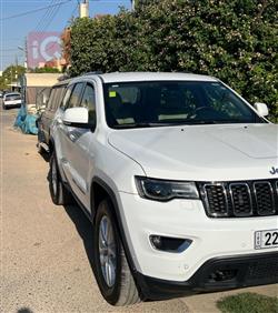 جیپ گراند شیرۆکی